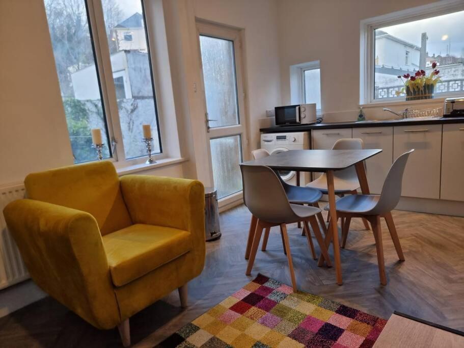 Radiant Accommodation Manor Lane Plymouth Extérieur photo